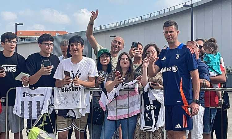 Juventus, la giornata di Thiago Motta LIVE: il tecnico è al Training Center, ha incontrato Giuntoli FOTO e VIDEO