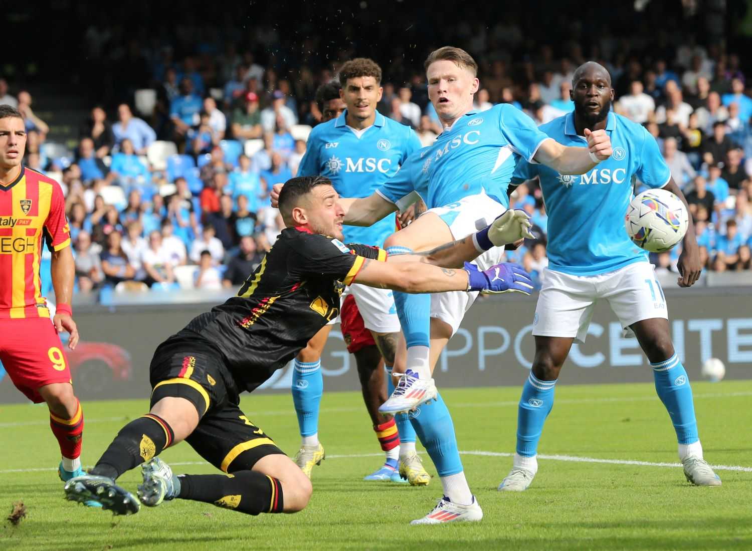 Perchè è stato annullato il goal del Napoli contro il Lecce