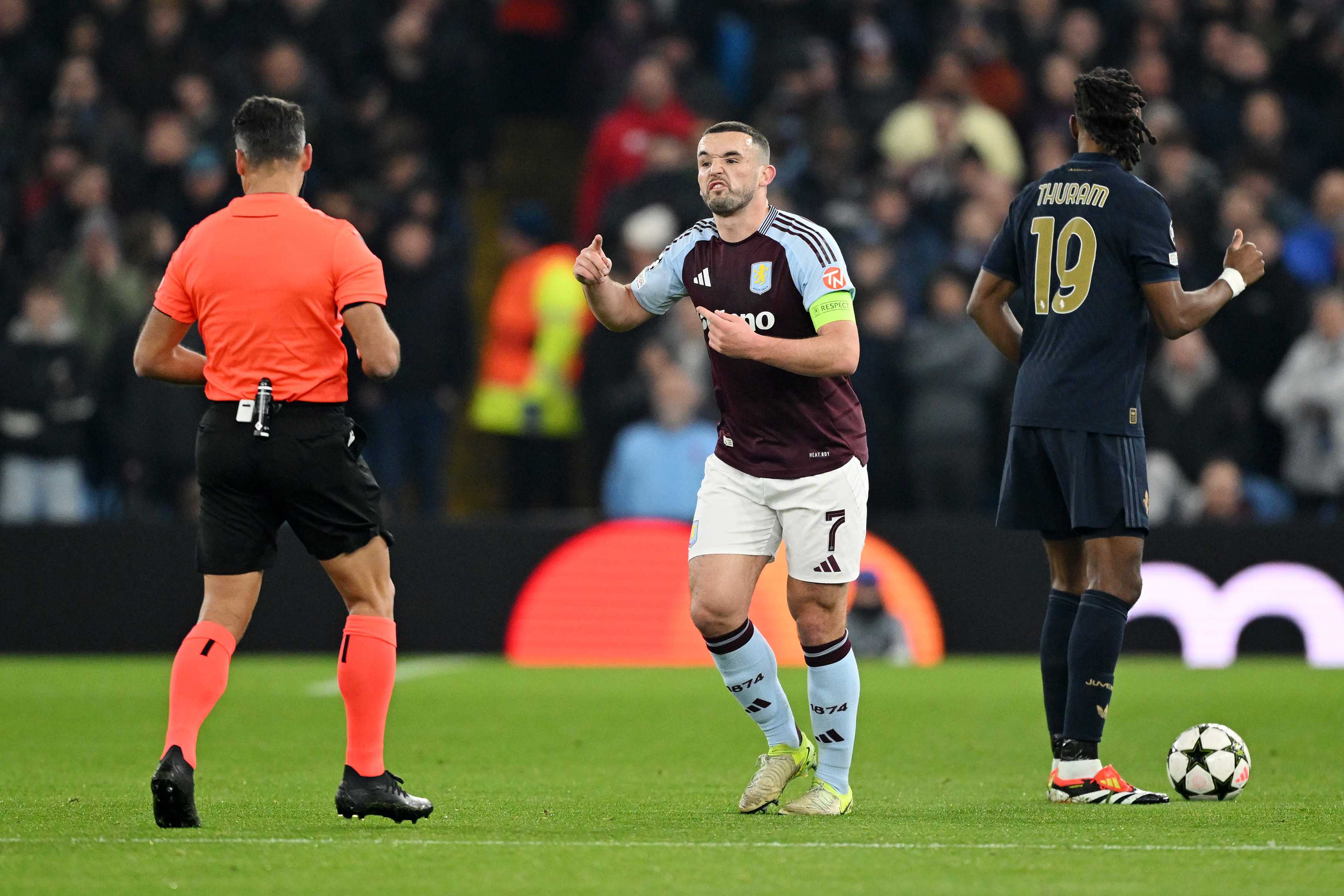 Aston Villa-Juventus, la MOVIOLA: ANNULLATO IL GOAL DI ROGERS! Beffa goal line technology (FOTO)