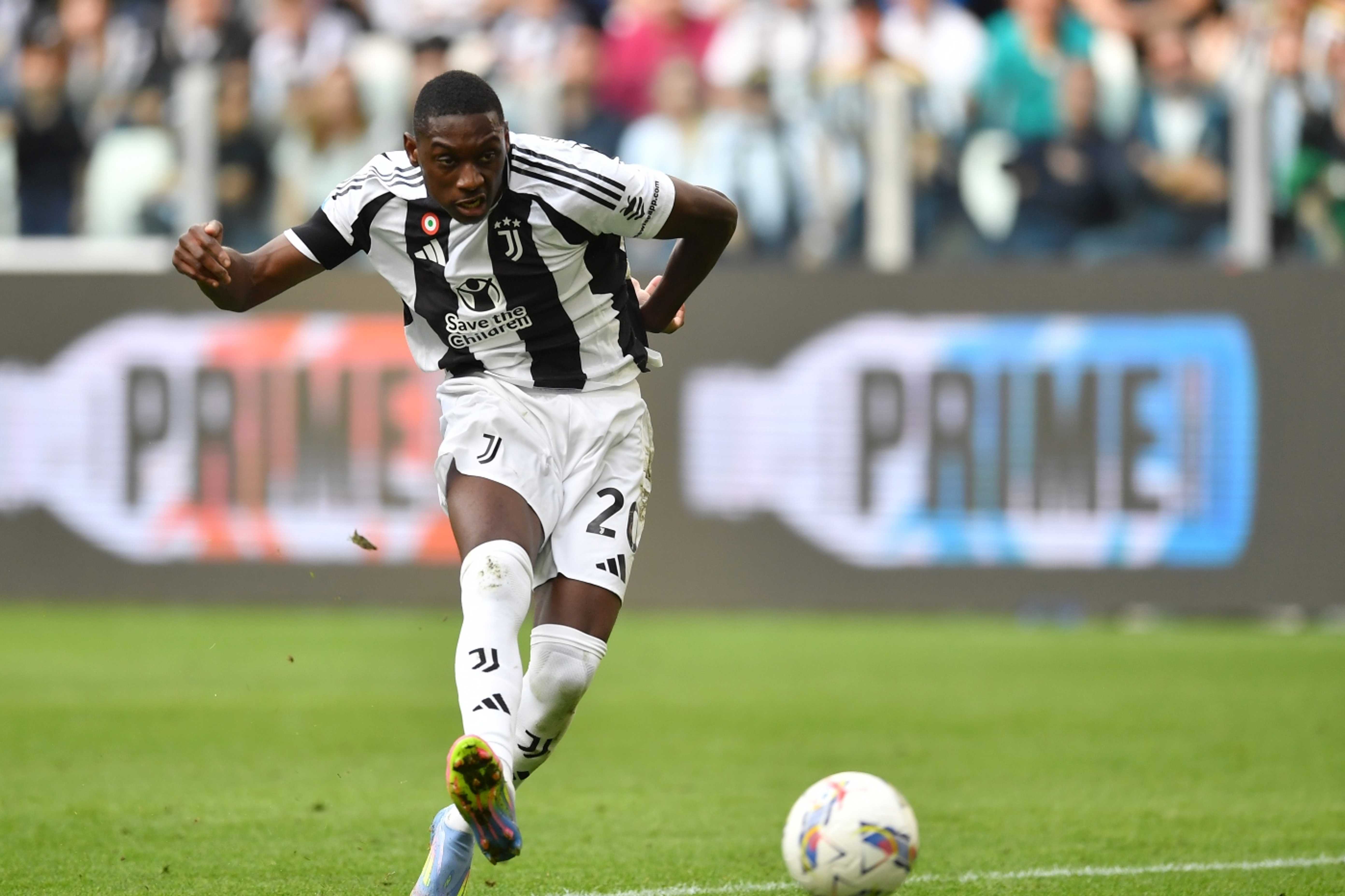 Lazio-Juventus LIVE 0-1: bianconeri in 10 e Alberto Costa ko. In campo Adzic e Douglas Luiz