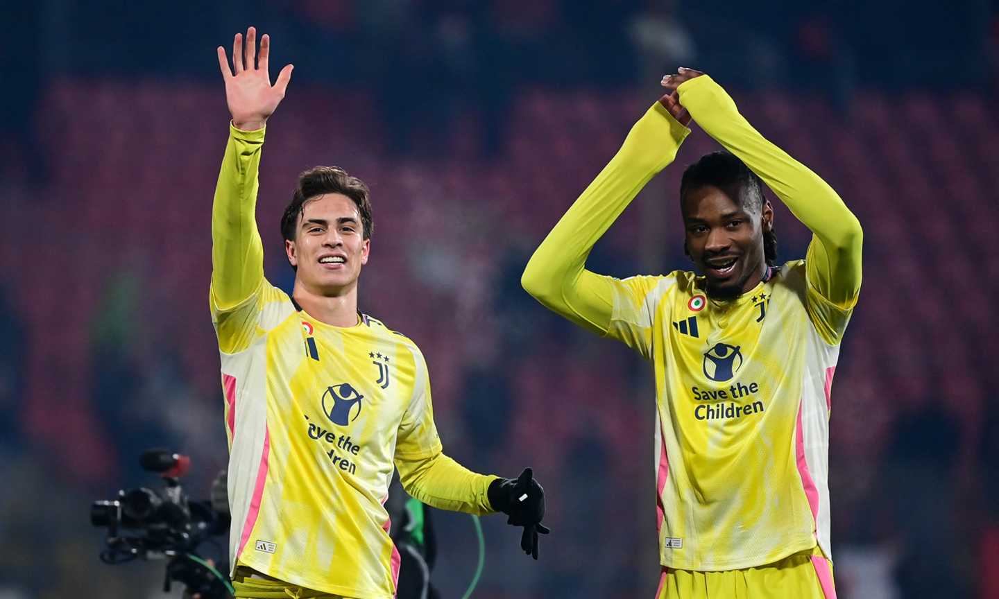Juventus, la nuova maglia da trasferta sarà azzurra: le prime FOTO