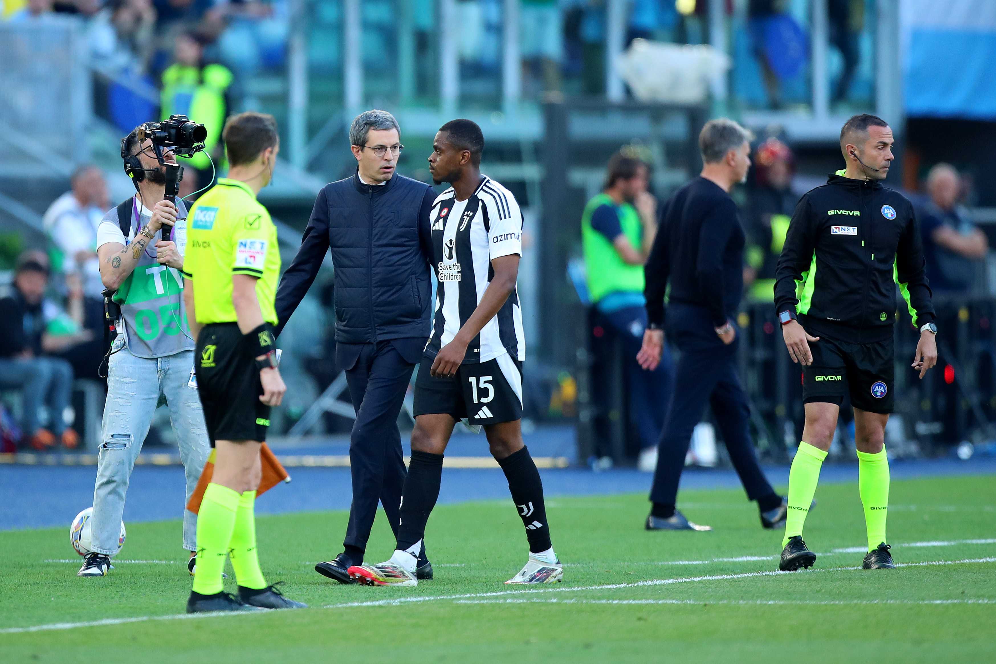 Kalulu espulso, l'arbitro Massa: 'Castellanos hai fatto fallo tu, non c'è nulla non chiamo per sta roba qua', poi il cambio di decisione