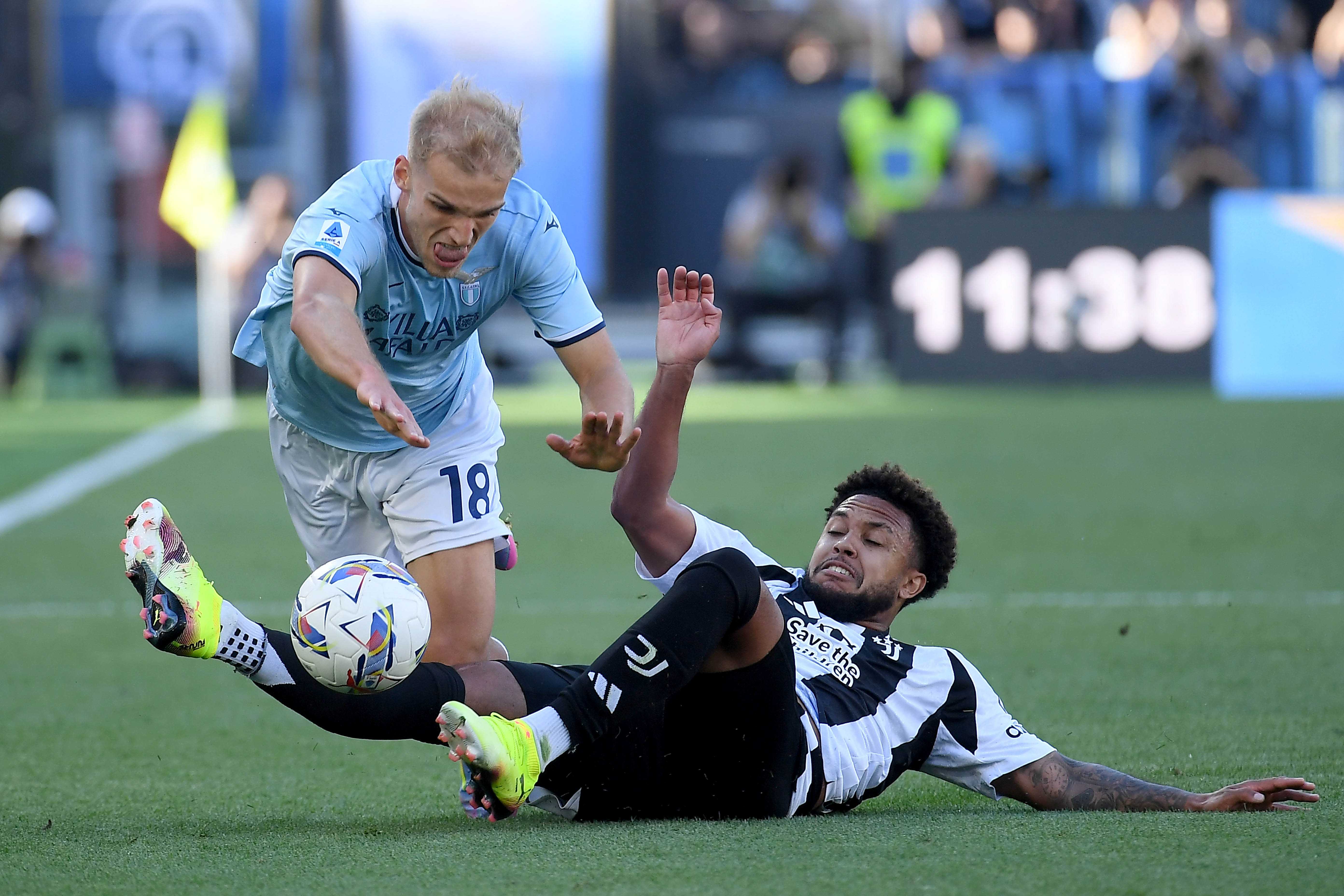 Lazio-Juventus, TOP e FLOP al 45’: Nico, che fai? Alberto Costa, buona la prima! Meno male che c'è Kalulu