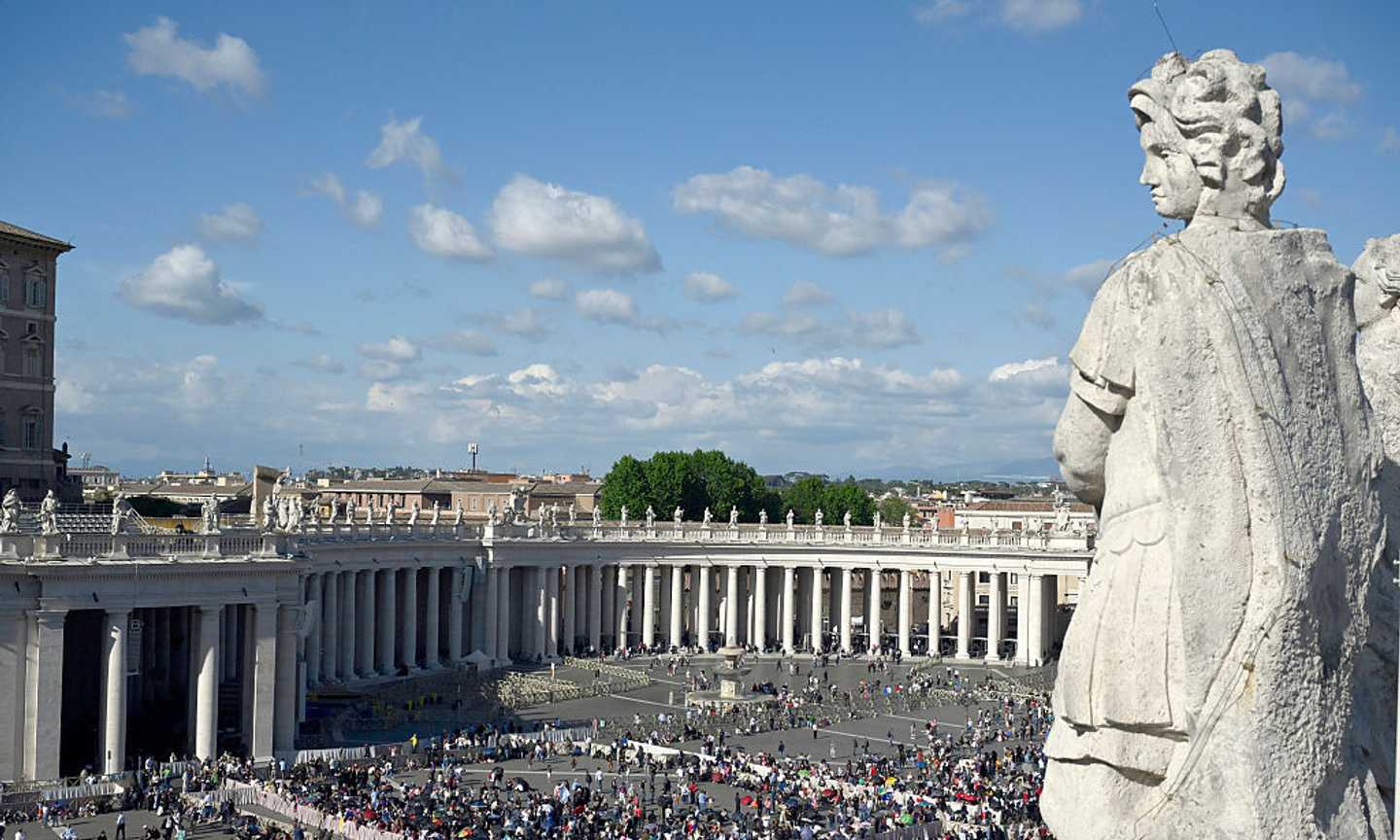 Fumata bianca, è stato eletto il nuovo Papa: è Prevost, col nome di Leone XIV