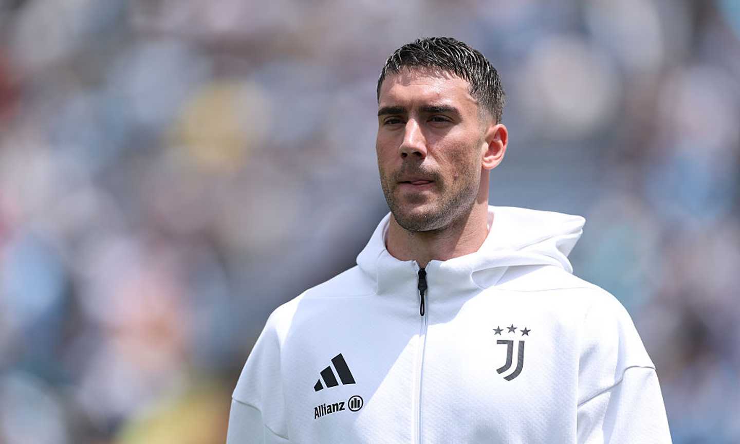 Gazzetta - Vlahovic blocca David: il serbo frena il mercato, i rapporti con la Juventus sono sempre più tesi
