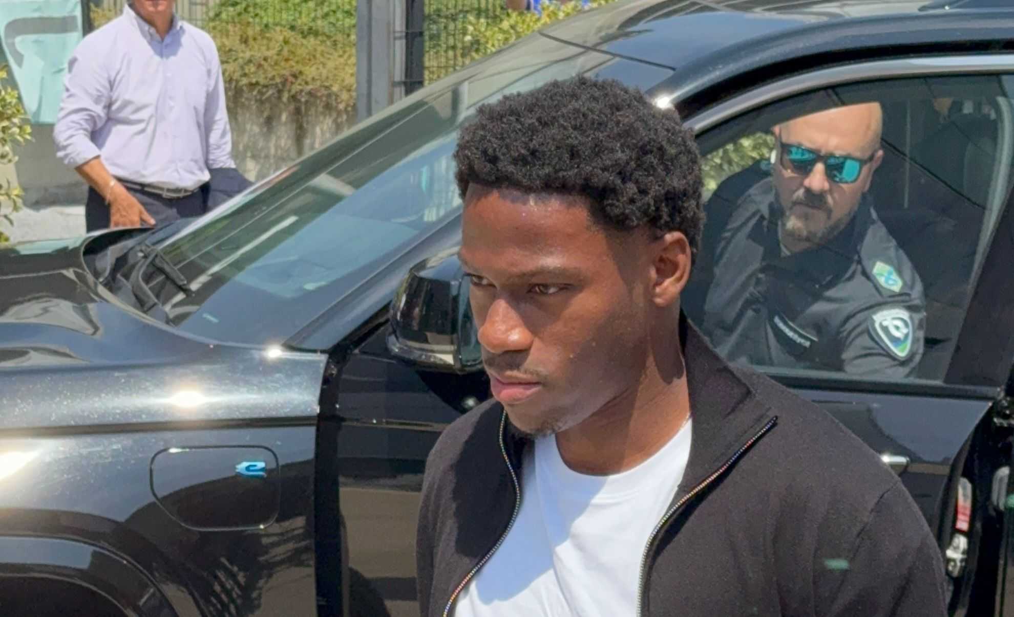 Juventus, è il giorno di David LIVE! Visite mediche terminate, ora autografi e foto con i tifosi VIDEO